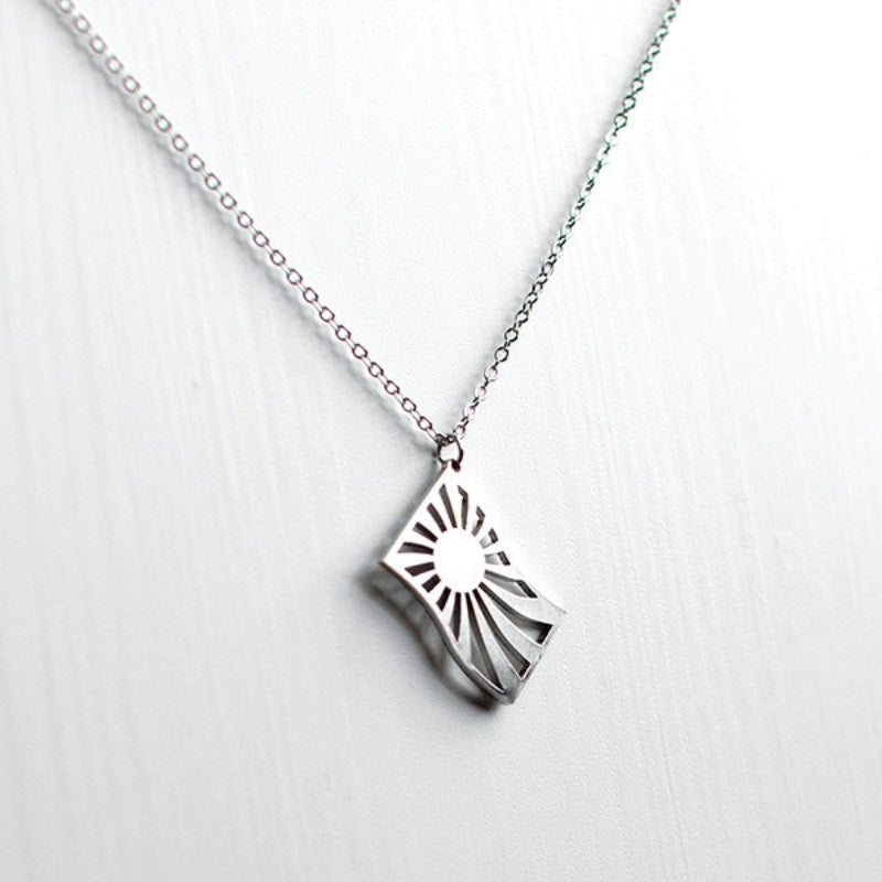 日本矜持　旭日旗ペンダント　【憂国】シルバー925 Japanese Flag Necklace | Japan Avenue