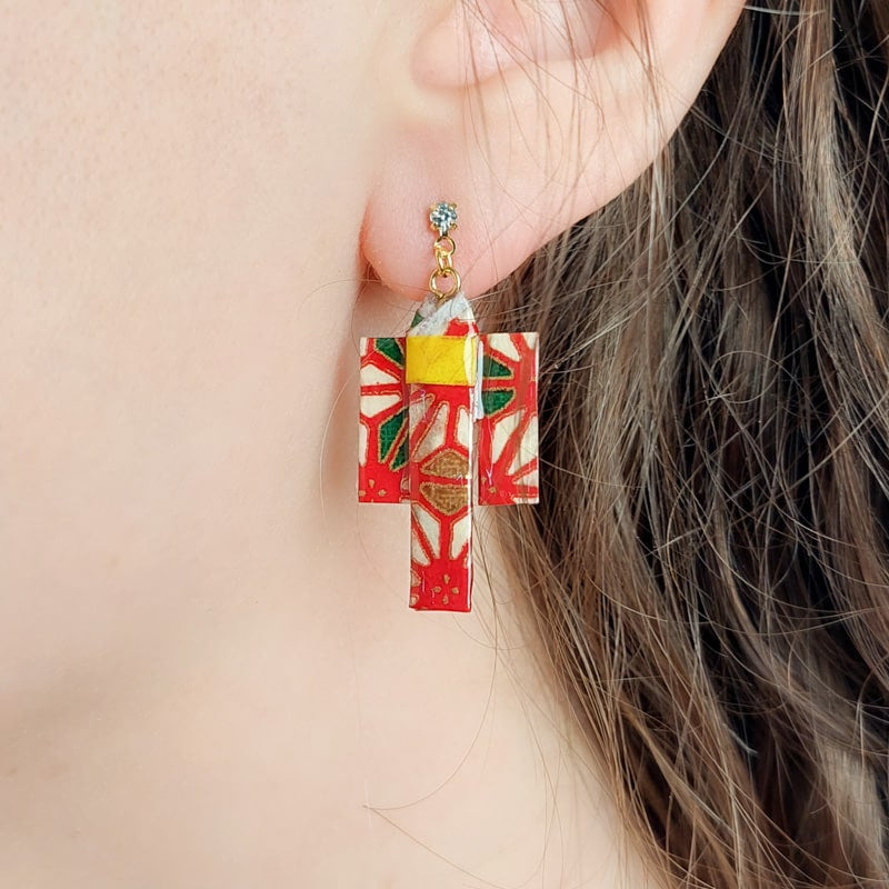 イヤリング・ノンホールピアス kimono earrings Kimono Earrings - Red | Japan Avenue