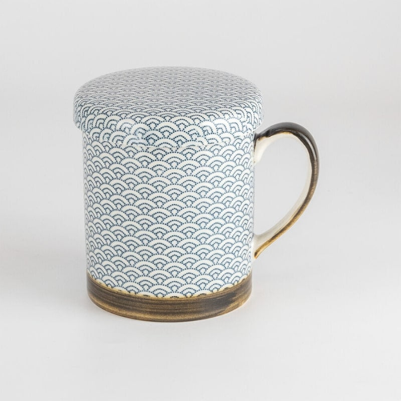 Japanese mug Seigaiha pattern