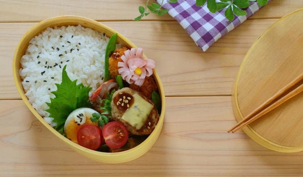 prepare a bento box