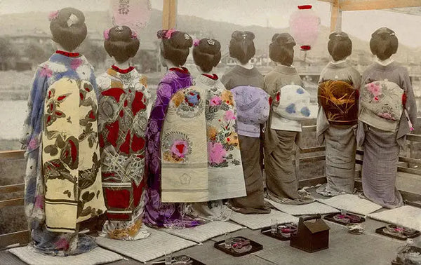 Geisha wearing obi with a long knot in the back