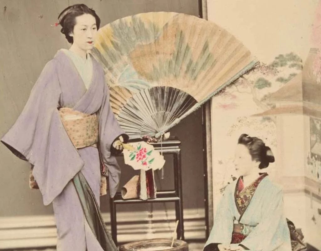 women with fan