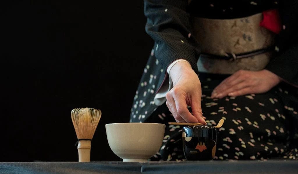 matcha tea preparation