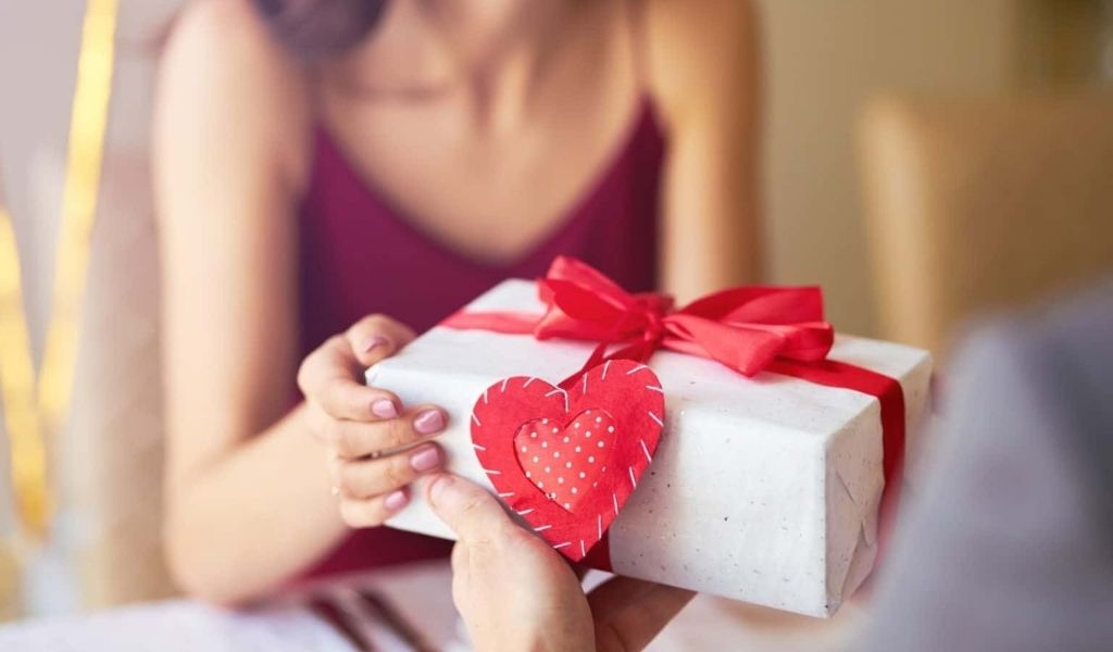 celebrating valentine's day in japan