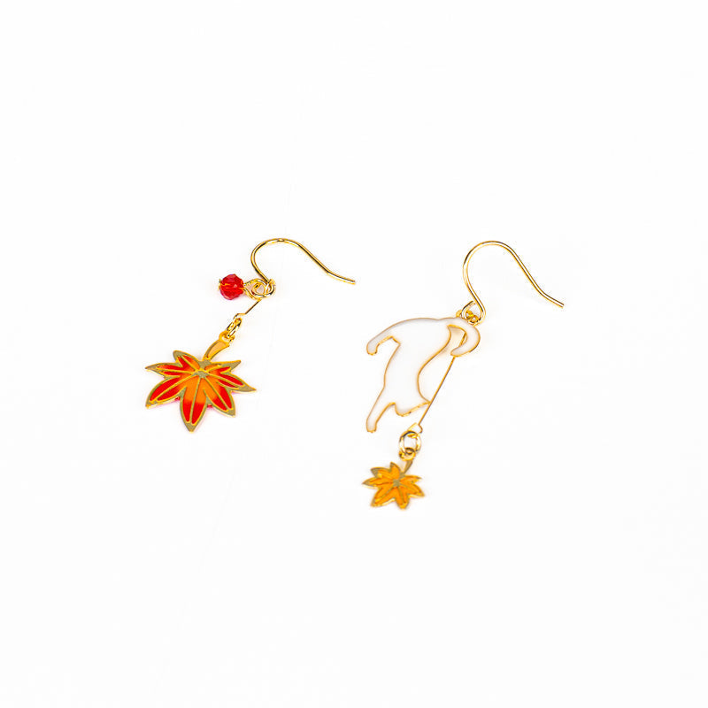 Japanese Earrings – Cat & Momiji Leaf
