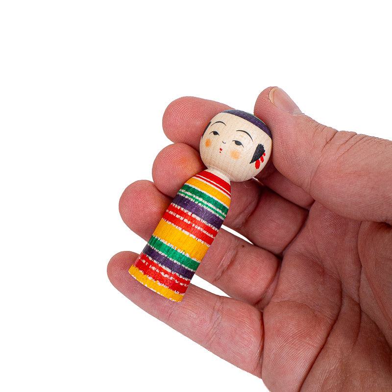 Japanese Kokeshi Doll - Yajiro Tsukuritsuke - 6 cm