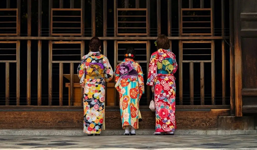 what is a kimono