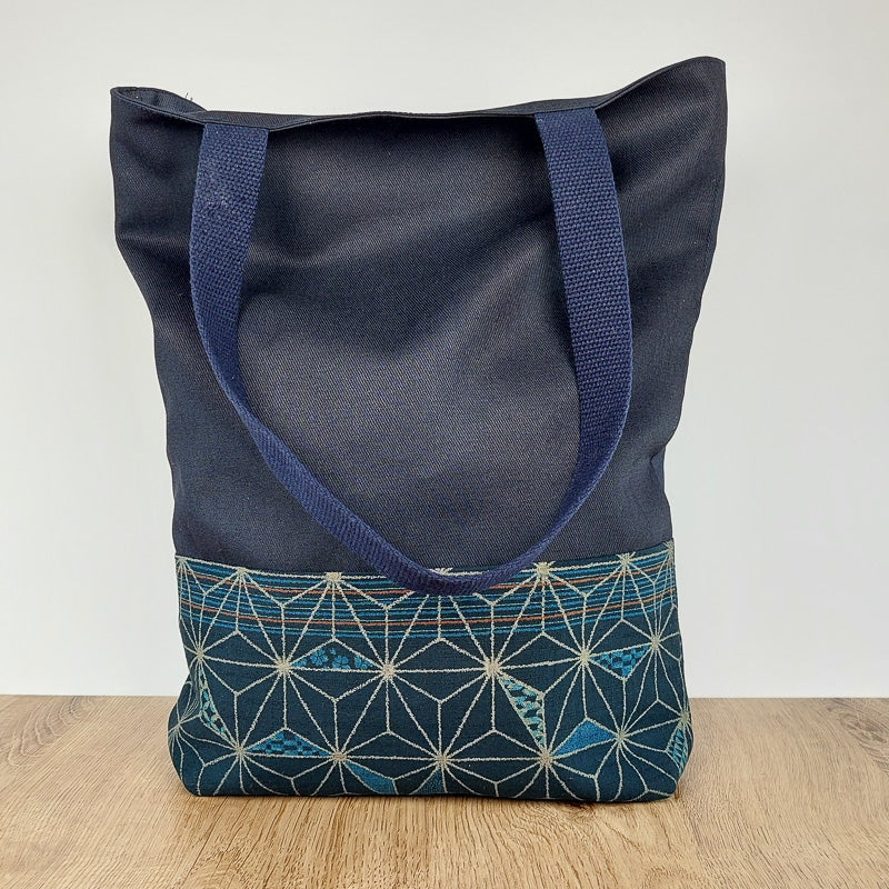 Quilt tote bag with tufting motif - Shop yakumijapan Handbags
