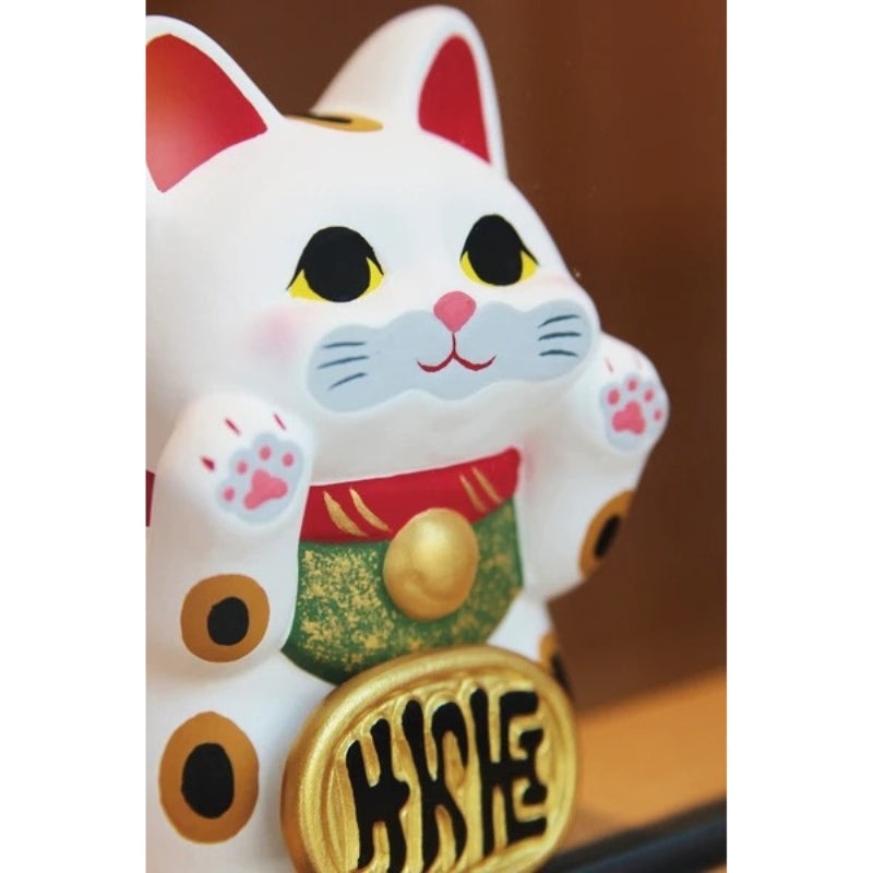 chat porte bonheur japonais objet kawaii japonais Maneki Neko Japanese  Lucky Cat Luck Porte Bonheur japonais Throw Pillow, 16x16, Multicolor